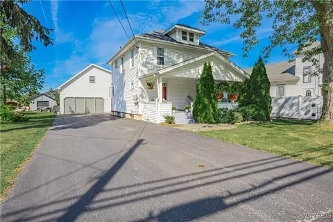 449 Lake St, Wilson, NY 14172