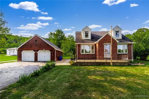 1574 Ridge Rd, Lewiston, NY 14092