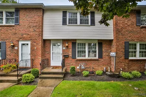 54 Wimbledon Ln, West Seneca, NY 14224