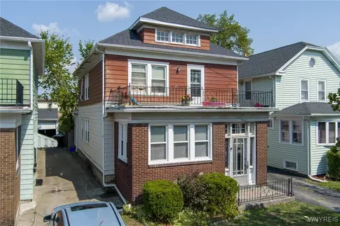 371 Hamilton Blvd, Kenmore, NY 14217