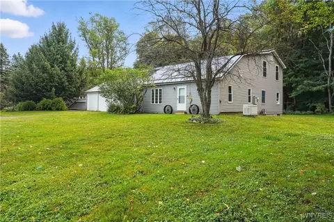 12471 Smith Rd, Springville, NY 14141