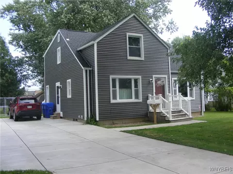 165 Boncroft Dr, West Seneca, NY 14224