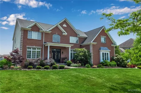 5657 Glen Iris Dr, Clarence Center, NY 14032