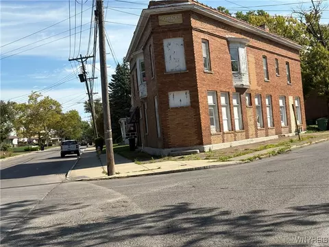 1907 Lockport St, Niagara Falls, NY 14305