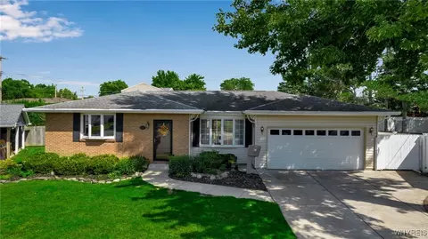 82 Bernice Dr, West Seneca, NY 14224
