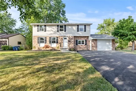 125 Sudbury Ln, Amherst, NY 14221