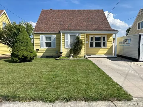 247 68th St, Niagara Falls, NY 14304
