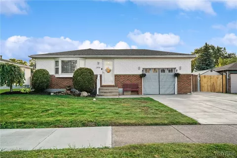 1406 99th St, Niagara Falls, NY 14304