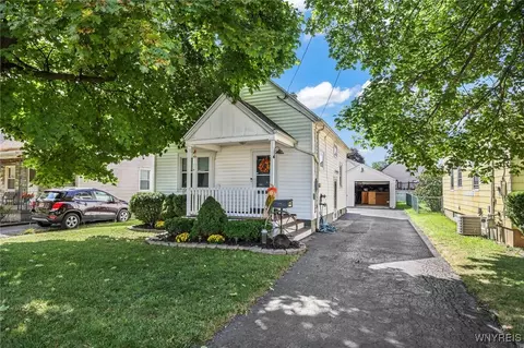 618 38th St, Niagara Falls, NY 14301