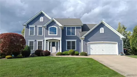 34 Chicory Ln, Lancaster, NY 14086