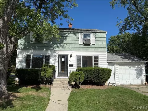 47 Brookville Dr, Tonawanda, NY 14150
