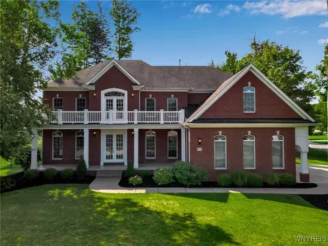 9123 Curry Ln, Clarence Center, NY 14032