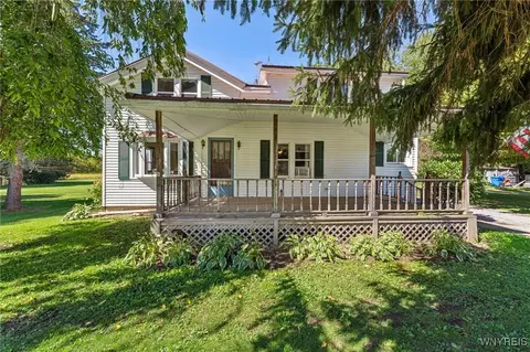9694 Versailles Rd, Evans, NY 14006