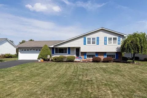 6393 Buell Dr, Lockport, NY 14094