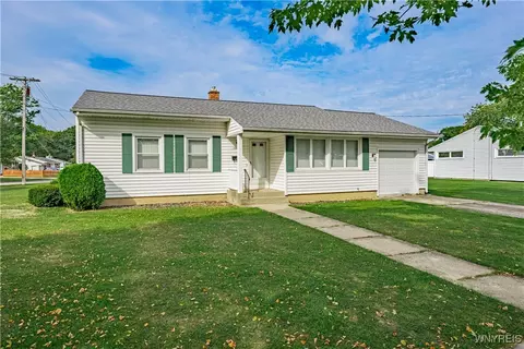 1088 98th St, Niagara Falls, NY 14304