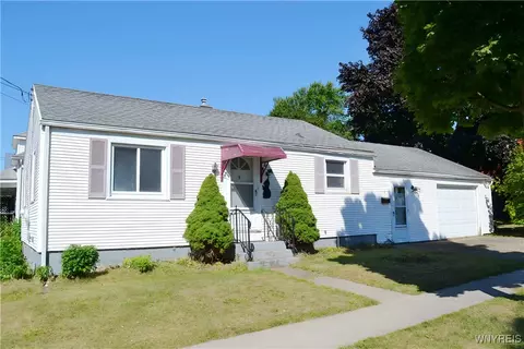 4 Manitou St, Depew, NY 14043