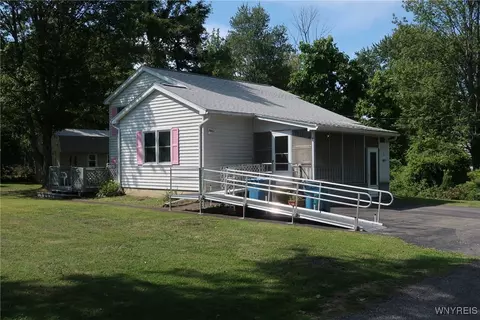675 Sandy Ave, Evans, NY 14006