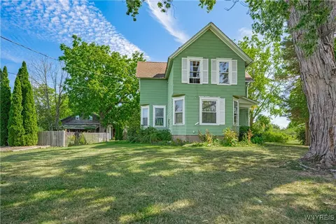 5361 Hollenbeck Rd, Royalton, NY 14094