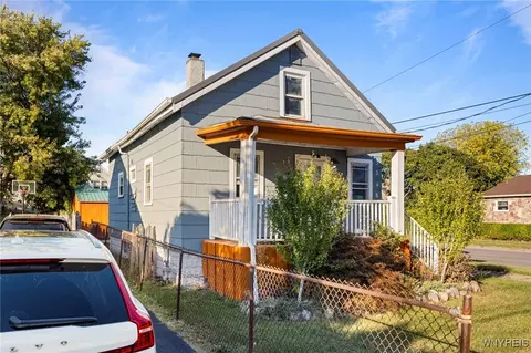 3248 Dudley Ave, Niagara Falls, NY 14303