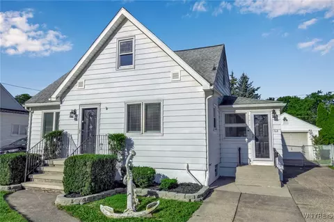 62 Warren Ave, West Seneca, NY 14224