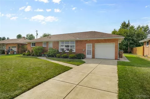 27 Vern Ln, Cheektowaga, NY 14227