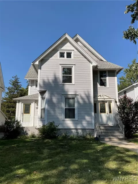 152 Elmwood Ave, Lockport, NY 14094