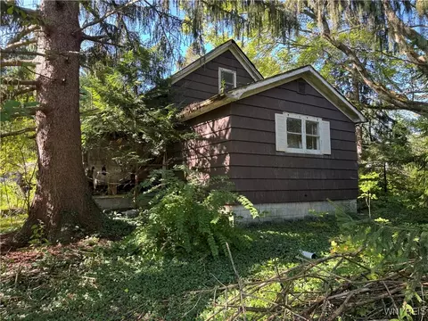 2983 Kulp Rd, Eden, NY 14057