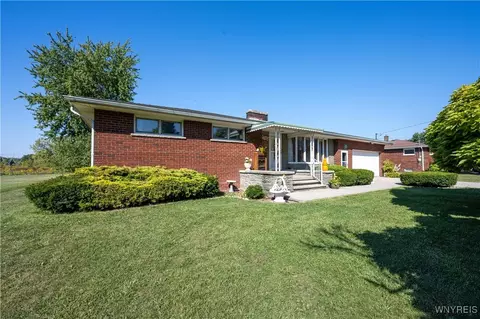 4450 Miller Rd, Niagara, NY 14304