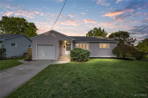 1067 98th St, Niagara Falls, NY 14304