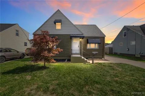 253 N Meadowbrook Pkwy, Cheektowaga, NY 14206