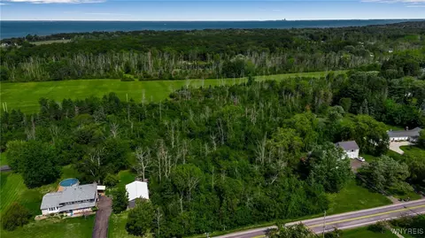 986 Sturgeon Point Rd, Evans, NY 14047