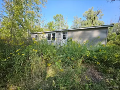 9114 Briggs Bay Rd, Lenox, NY 13032