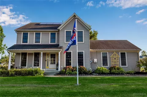 3308 Brookfield Ln, Hamburg, NY 14075