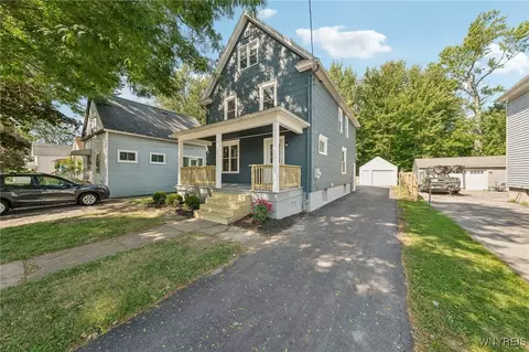 186 E Felton St, North Tonawanda, NY 14120
