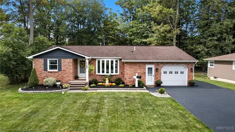 1794 Arlington Dr, Alden, NY 14004