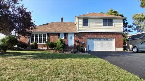 1552 E Park Rd, Grand Island, NY 14072