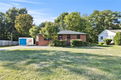 6368 Center St, Lake View, NY 14085