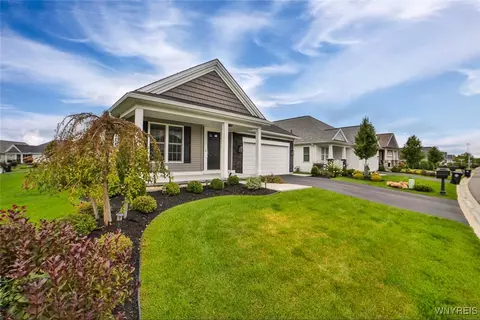 6 Henslow Way, Lancaster, NY 14086