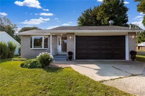 8408 Rochester Rd, Royalton, NY 14067