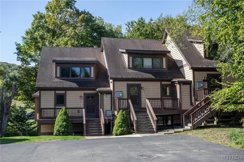 109 Woods Rd, Ellicottville, NY 14731