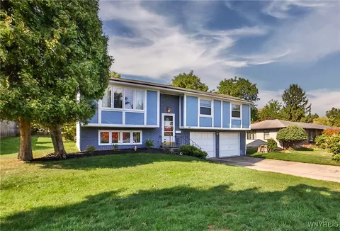 111 Scamridge Curv, Amherst, NY 14221