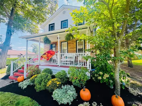 41 Mill St, Evans, NY 14006