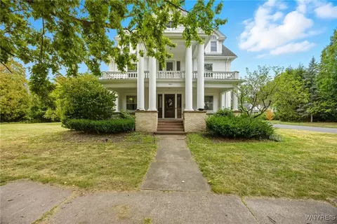 421 W Center St, Ridgeway, NY 14103