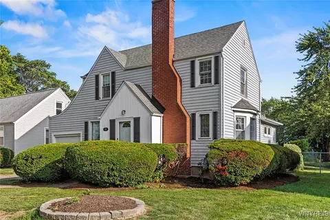 69 Cleveland Dr, Cheektowaga, NY 14215