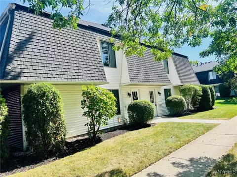 3 Foxberry Dr # A, Getzville, NY 14068