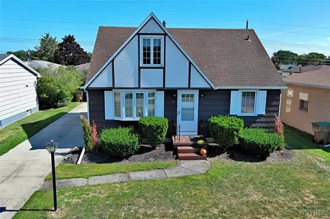 51 Joanne Ln, Cheektowaga, NY 14227