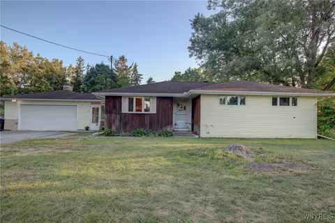 61 Waltham Ave, Lancaster, NY 14086