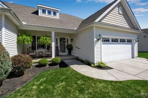 4684 Mosey Ln, Buffalo, NY 14219