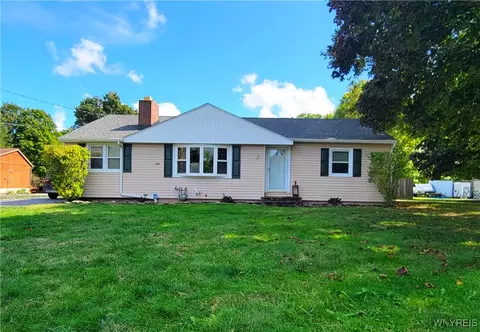 268 Erin Rd, Ridgeway, NY 14103