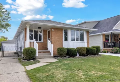 121 Melody Ln, Tonawanda, NY 14150